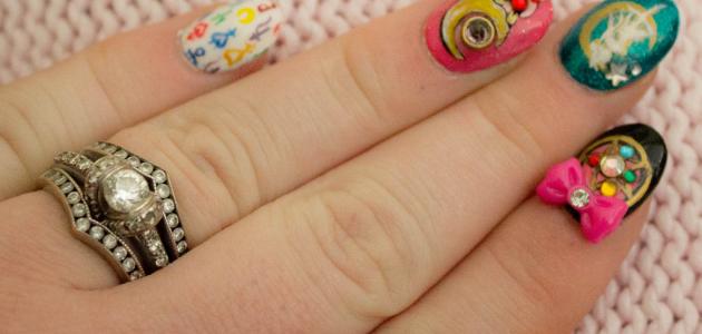 كيفية الرسم على الأظافر